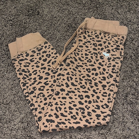 leopard cheetah print brown tan abercrombie & fitch drawstring waist joggers - Picture 1 of 2